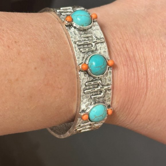 🌵 Southwestern Silver faux Turquoise Cuff Bracelet cactus 🌵 - Picture 6 of 12